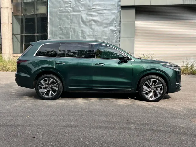 Li Auto ONE — Фото автомобиля 7