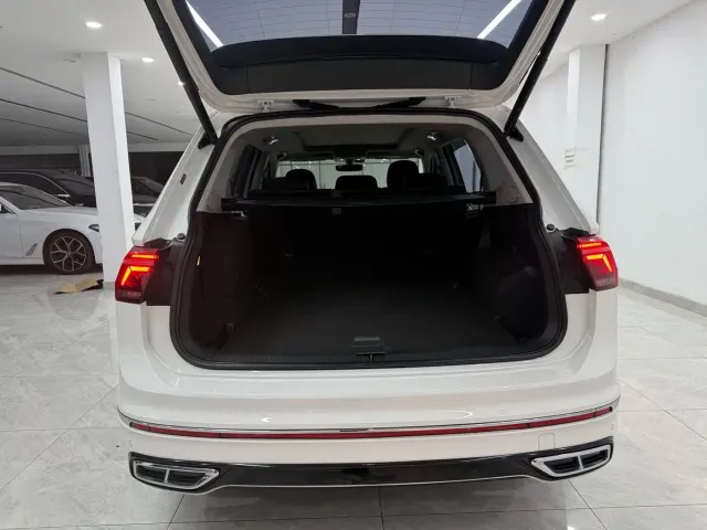 Volkswagen Tiguan L PHEV — Фото автомобиля 17