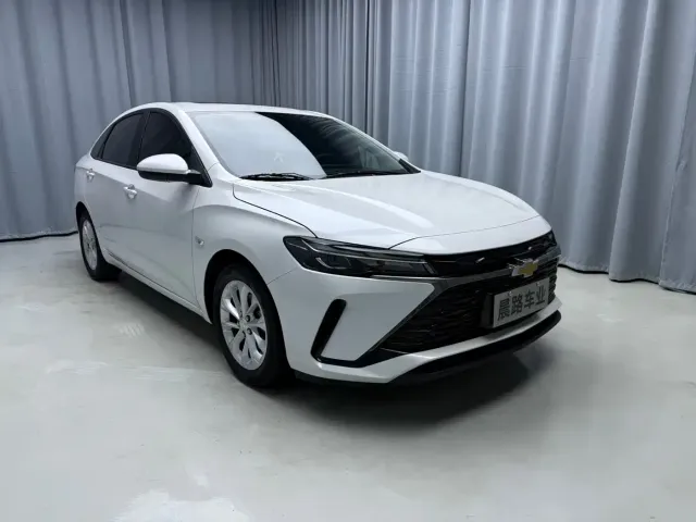 Chevrolet Monza — Фото автомобиля 3