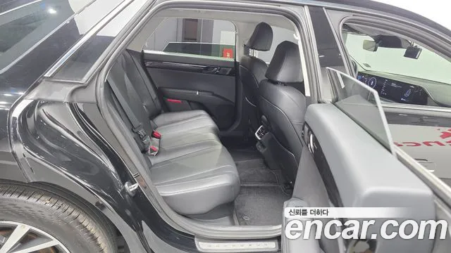 Hyundai Grandeur GN7 — Фото автомобиля 18