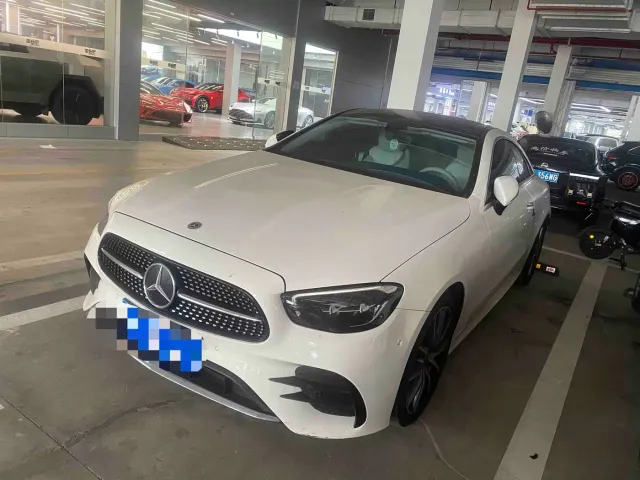 Фотография автомобиля — Mercedes-Benz E-Class