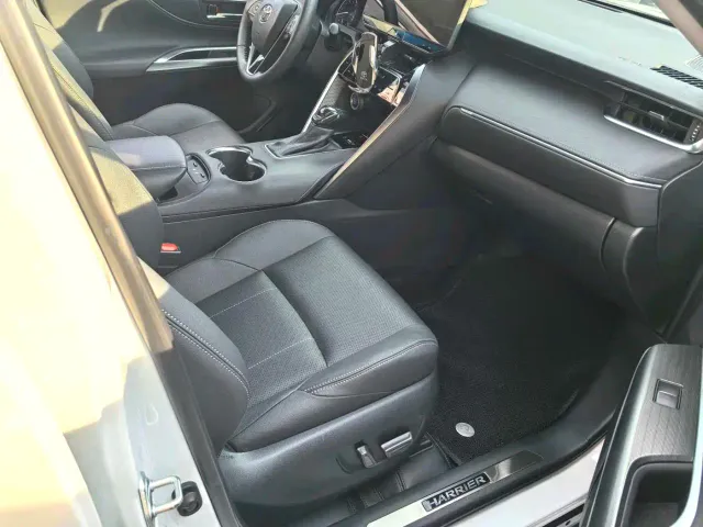 Toyota Lingfang HARRIER 2022 2.0L CVT 2WD Premium Edition — Фото автомобиля 6