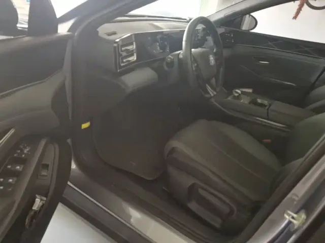 BYD Qin L — Фото автомобиля 15