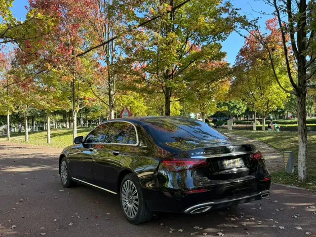 Mercedes-Benz E-Class — Фото автомобиля 7
