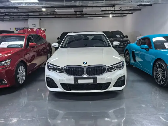 Фотография автомобиля — BMW 3 Series