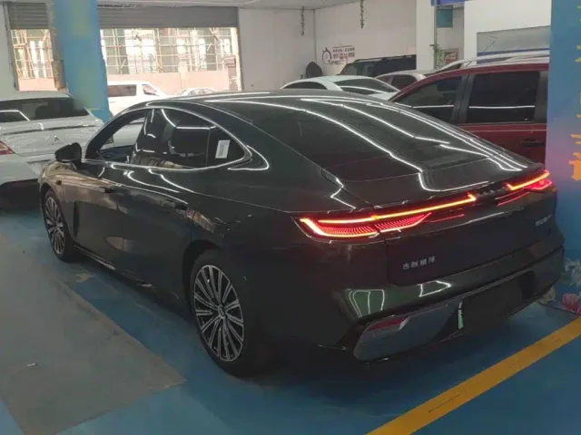 Geely Galaxy Xingyao 8 — Фото автомобиля 4