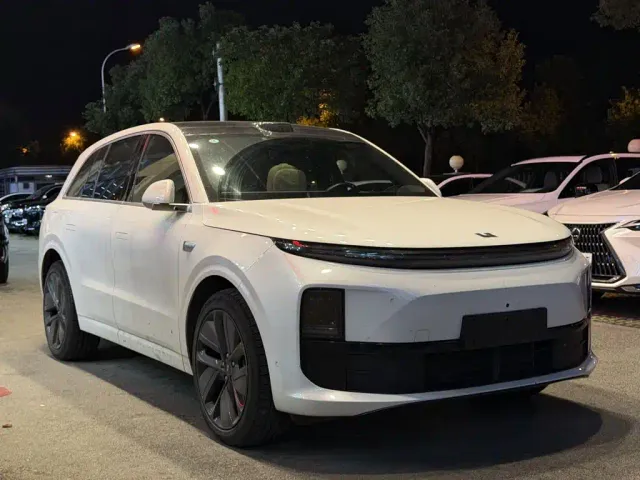Фотография автомобиля — Li Auto L6
