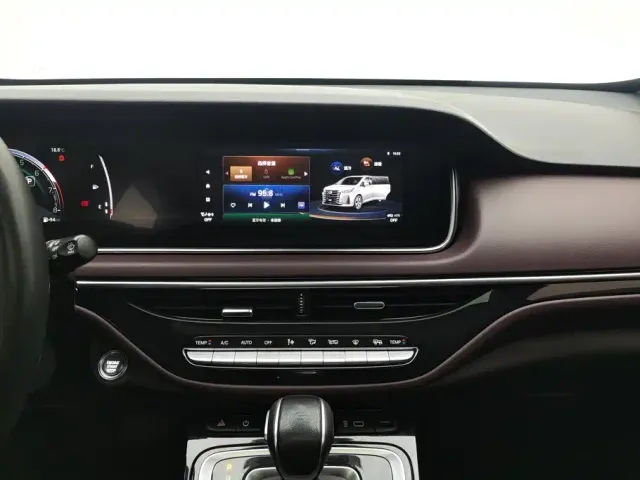 GAC Trumpchi M6 — Фото автомобиля 13