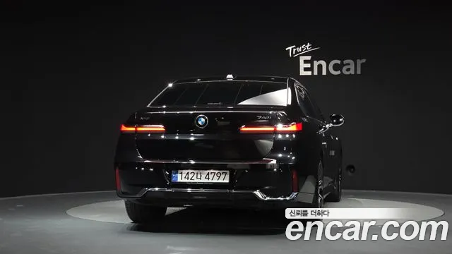 BMW 7 Series G70 — Фото автомобиля 4