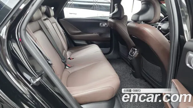 Hyundai Ioniq 6 — Фото автомобиля 11