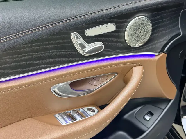 Mercedes-Benz E-Class — Фото автомобиля 6