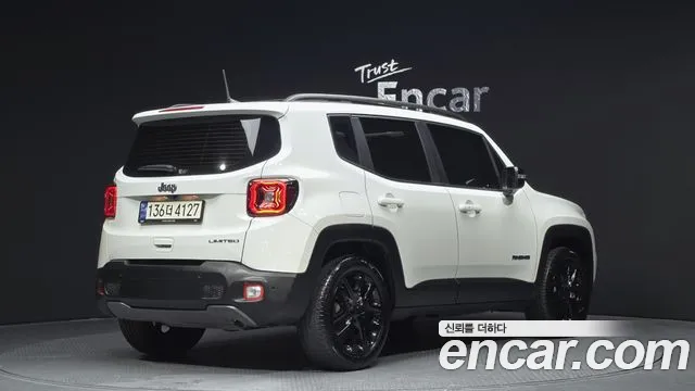 Jeep Renegade — Фото автомобиля 2