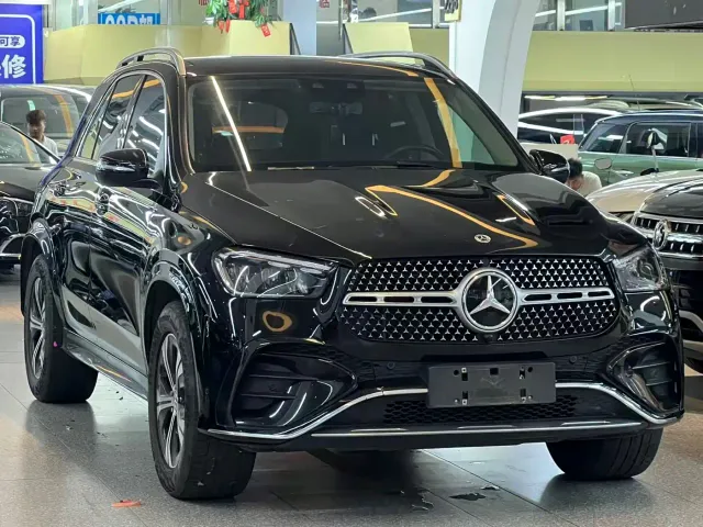 Mercedes-Benz GLE-Class — Фото автомобиля 3