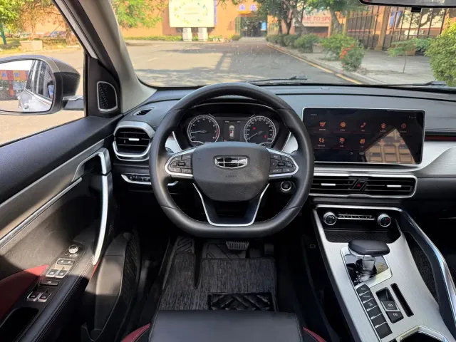 Geely Binyue — Фото автомобиля 13