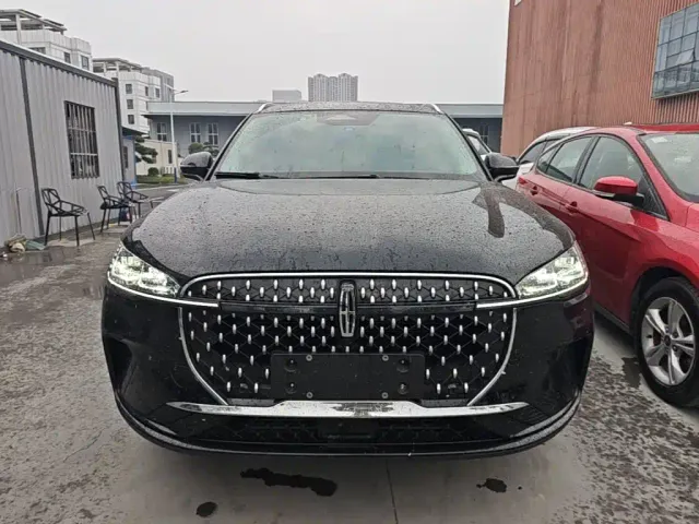 Lincoln Corsair — Фото автомобиля 2