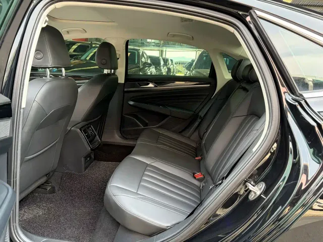 Volkswagen Passat — Фото автомобиля 6