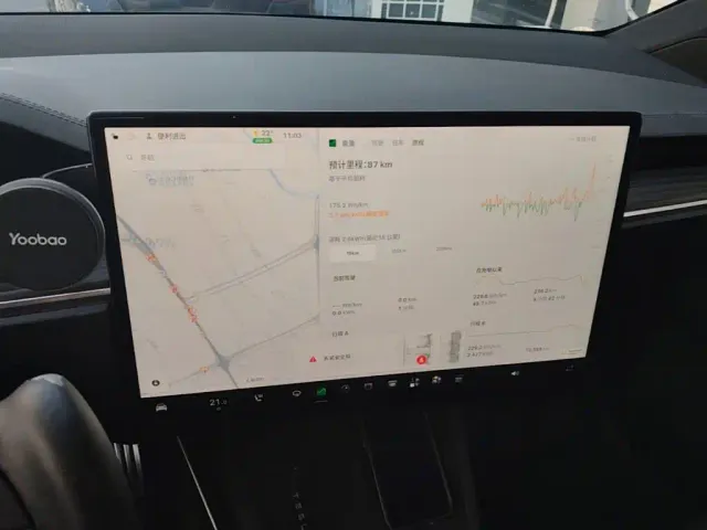 Tesla Model X — Фото автомобиля 12