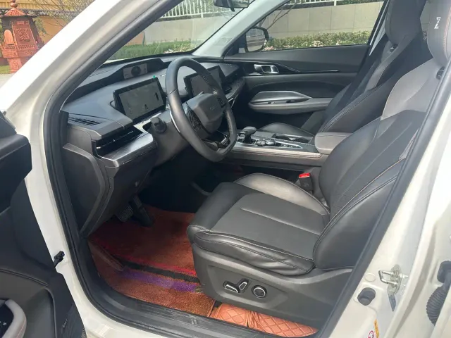 Changan Z6 — Фото автомобиля 4