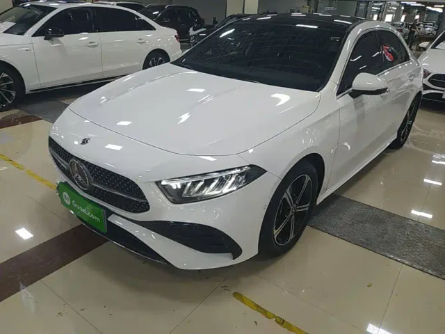 Фотография автомобиля — Mercedes-Benz A-Class