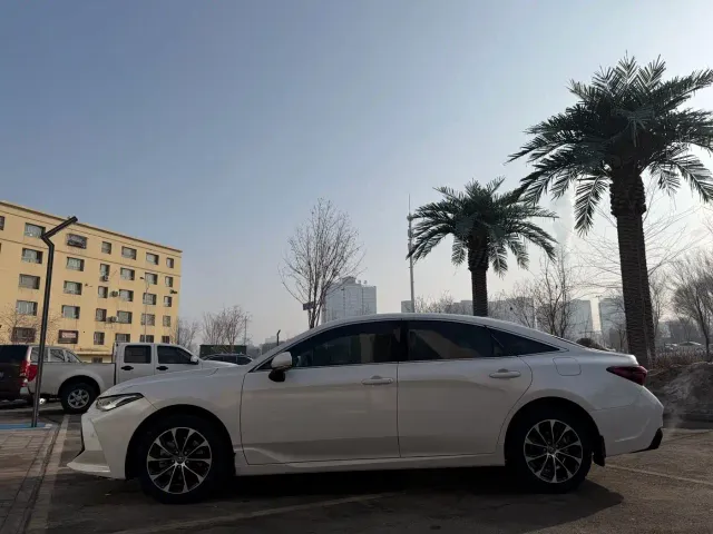 Toyota Avalon — Фото автомобиля 3
