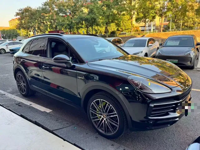 Porsche Cayenne — Фото автомобиля 5