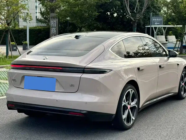 Nio ET5 — Фото автомобиля 9
