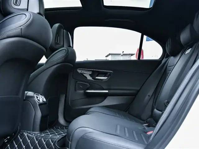 Mercedes-Benz C-Class — Фото автомобиля 11
