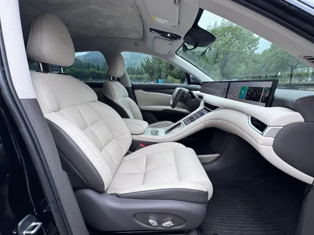 IM Motors LS6 — Фото автомобиля 10