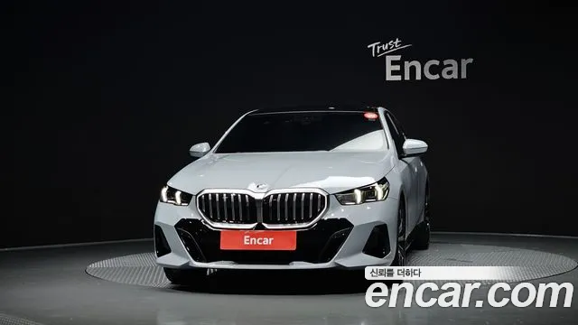 BMW 5-Series 5 серия (G60) 530i xDrive M Sport — Фото автомобиля 3