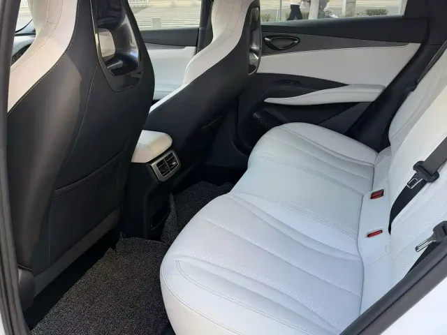 BYD Seal 06 — Фото автомобиля 9