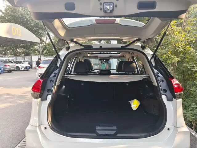 Nissan X-Trail — Фото автомобиля 14