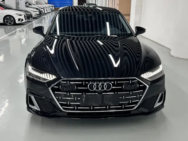 Audi A7L — Фото автомобиля 2