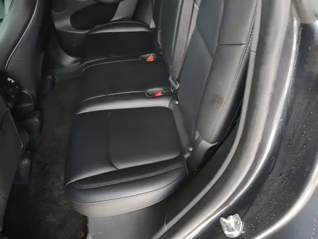 Tesla Model Y — Фото автомобиля 16