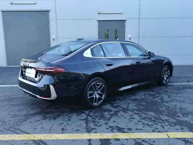BMW i5 — Фото автомобиля 6