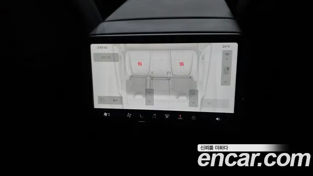 Tesla Model Y — Фото автомобиля 27