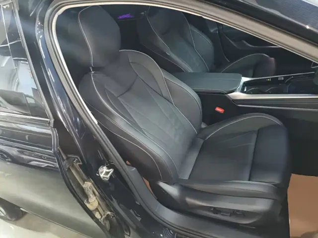 Volkswagen Passat — Фото автомобиля 24