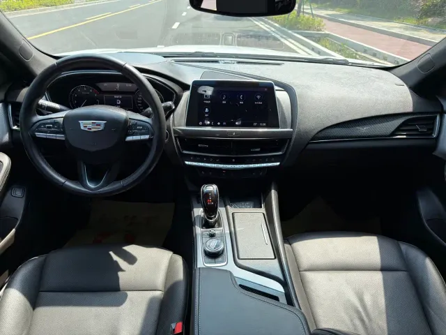 Cadillac CT5 — Фото автомобиля 7