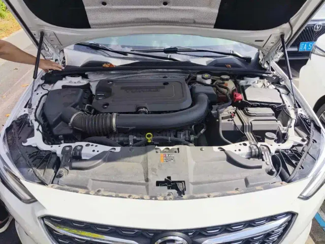 Buick Regal — Фото автомобиля 9
