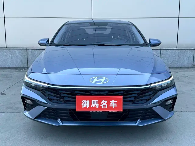 Hyundai Elantra — Фото автомобиля 3