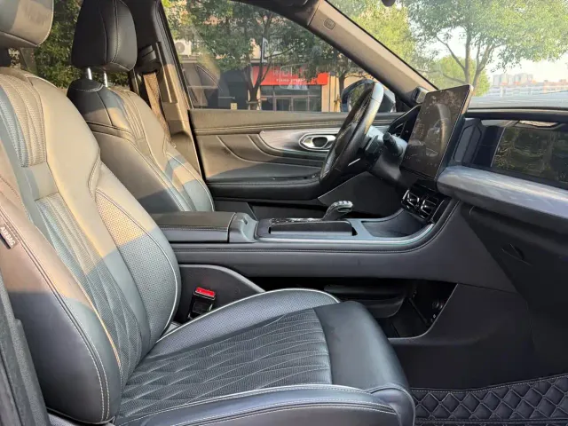 GAC Trumpchi GS8 — Фото автомобиля 11