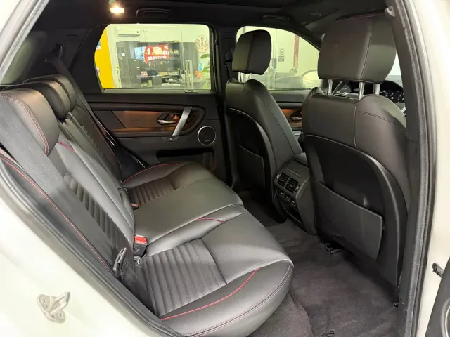 Land Rover Discovery Sport — Фото автомобиля 12