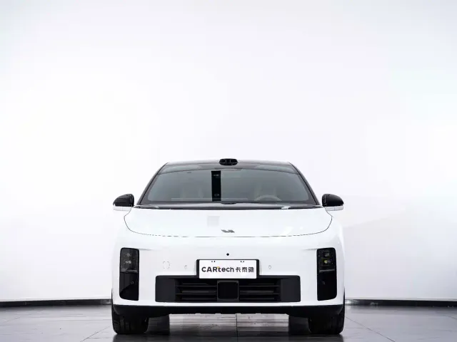 Li Auto i6 — Фото автомобиля 4