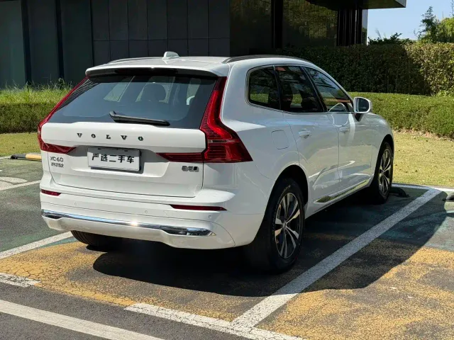 Volvo XC60 — Фото автомобиля 14
