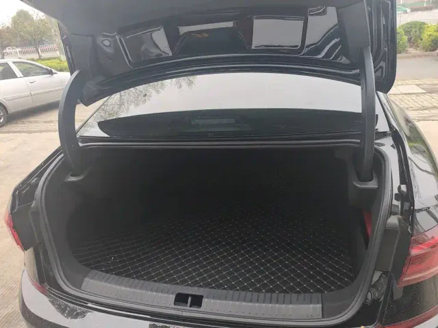 Volkswagen Passat — Фото автомобиля 14