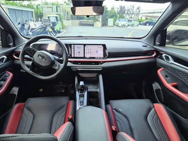 Geely Binyue — Фото автомобиля 16