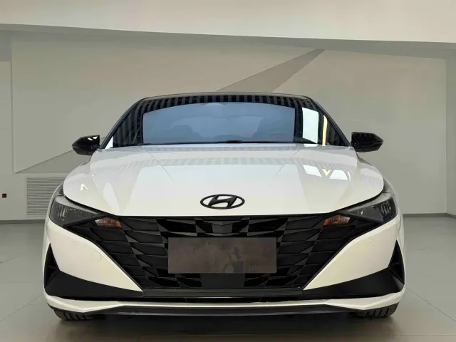 Hyundai Elantra — Фото автомобиля 2