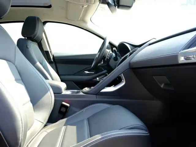 Jaguar E-PACE — Фото автомобиля 15