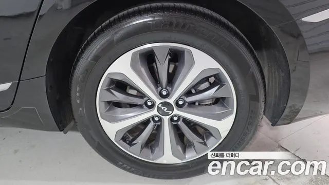 Kia K8 K8 Hybrid — Фото автомобиля 6