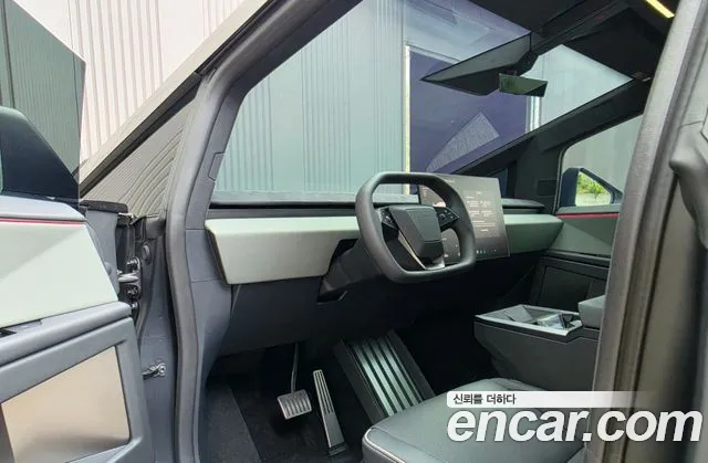 Tesla Cybertruck — Фото автомобиля 5