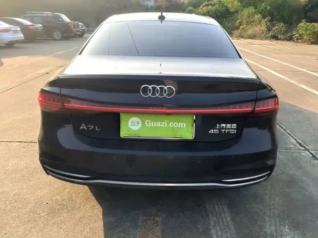 Audi A7L — Фото автомобиля 5